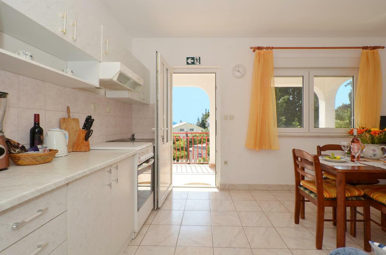 Apartment House Juretic - 50 M From The Beach Trogir Exterior photo