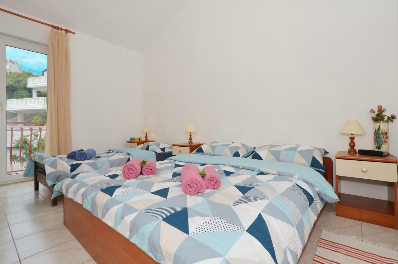 Apartment House Juretic - 50 M From The Beach Trogir Exterior photo