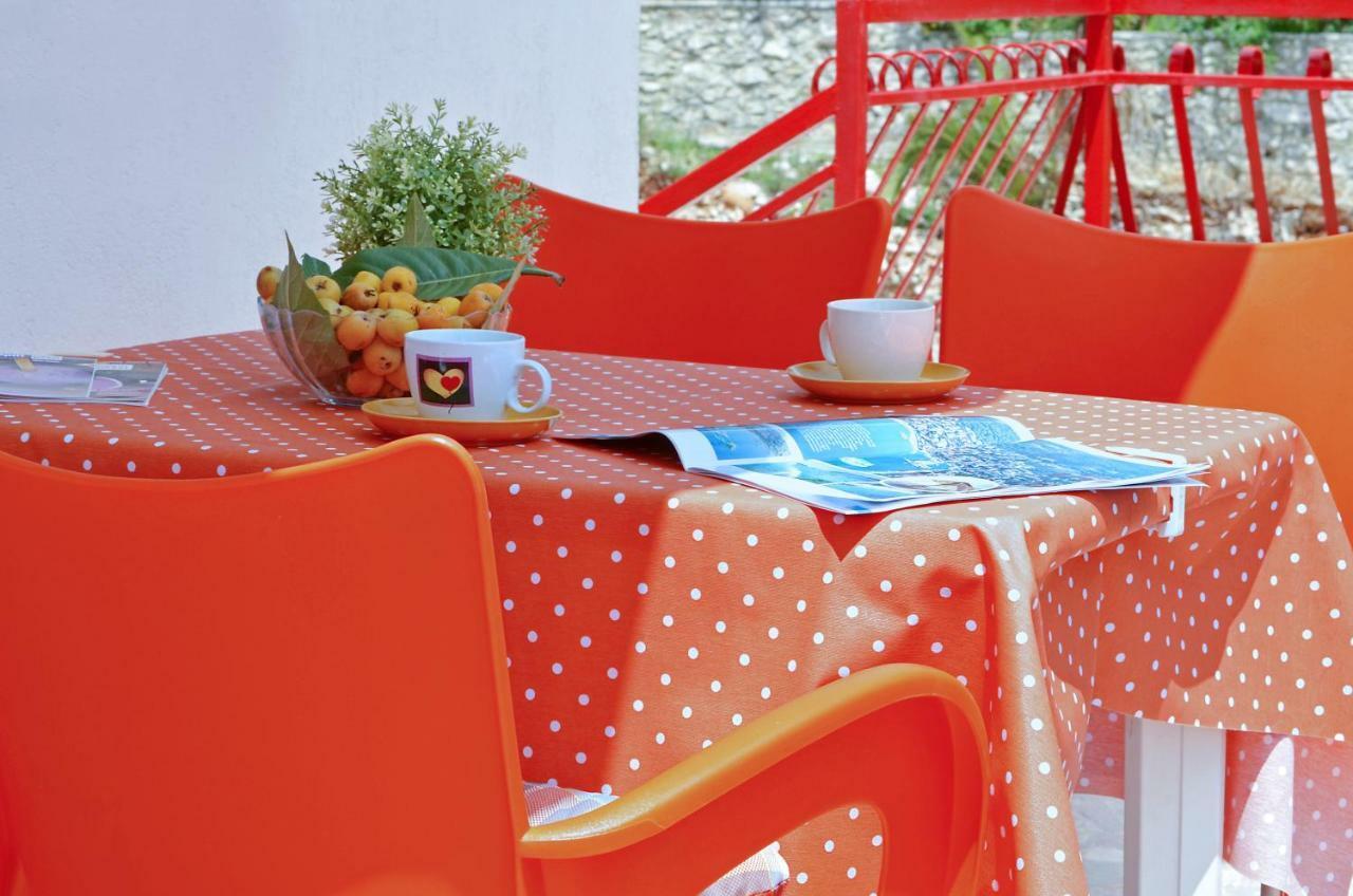 Apartment House Juretic - 50 M From The Beach Trogir Exterior photo