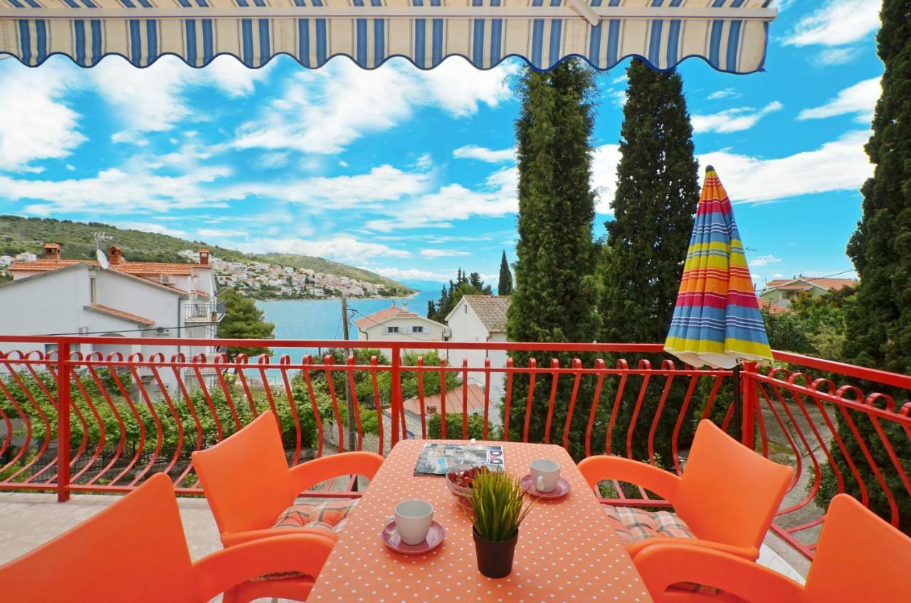 Apartment House Juretic - 50 M From The Beach Trogir Exterior photo